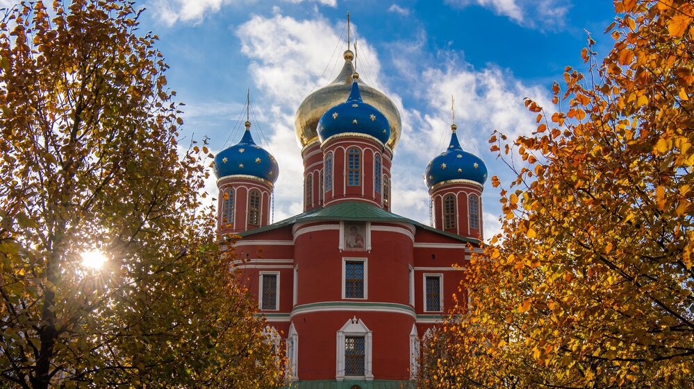 Как в Москве с 2010 года реализуют программу по строительству православных храмов