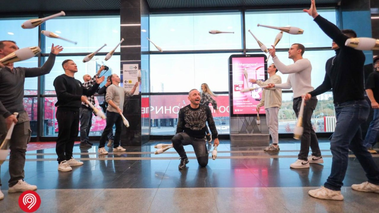 Артисты Большого Московского цирка впервые выступили в метро