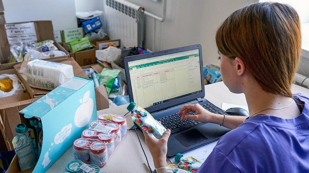 Московская сеть детских магазинов отправила гуманитарные грузы в Курскую область