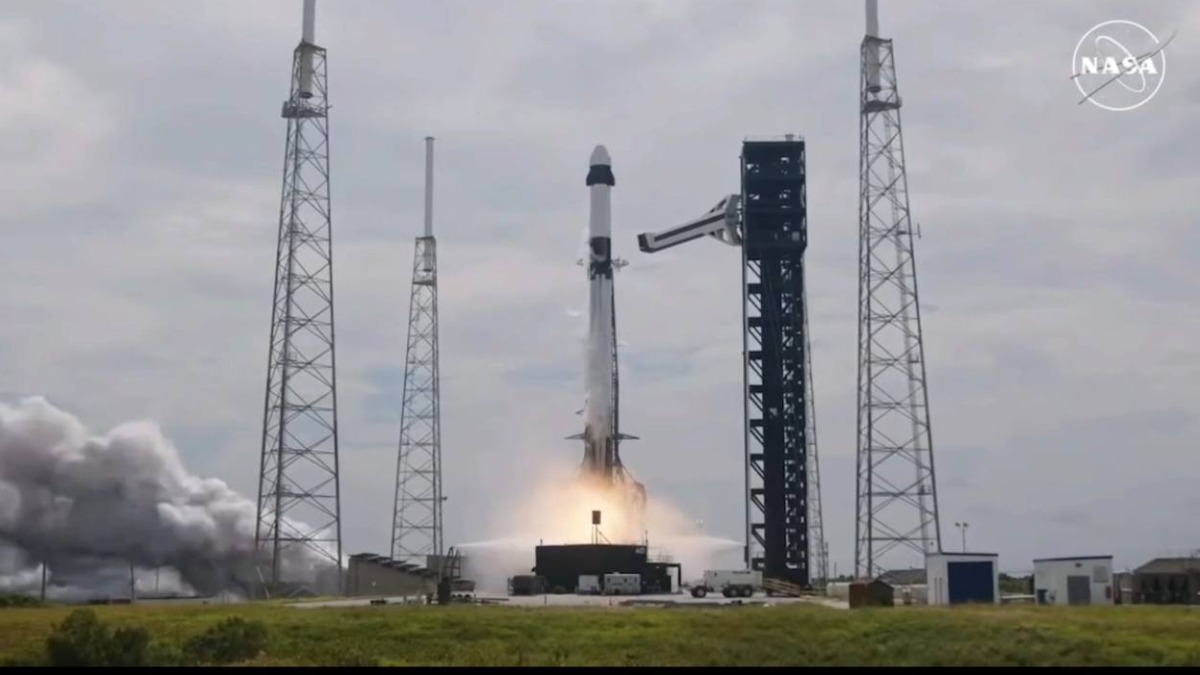 Корабль Crew Dragon с космонавтом из России стартовал к МКС