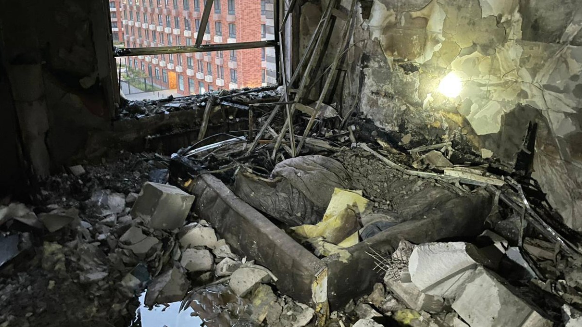 Появились кадры последствия пожара в ЖК «Селигер Сити» в Ильменском проезде