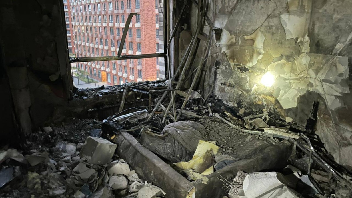 Как в «Селигер Сити»: почему взрываются натяжные потолки и при чем тут газовые баллоны