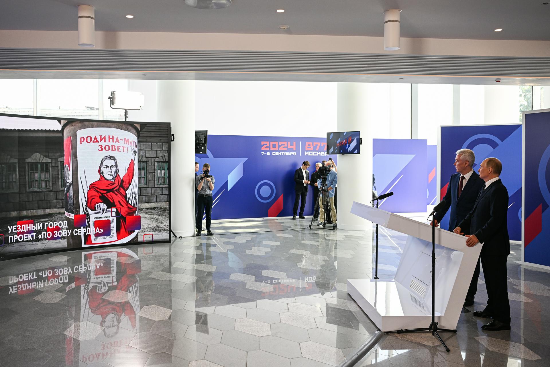 Владимир Путин и Сергей Собянин открыли крупнейший в мире центр кинопроизводства