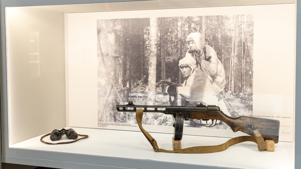 Более 100 экспонатов представили на выставке «История в объективе» в Музее Победы