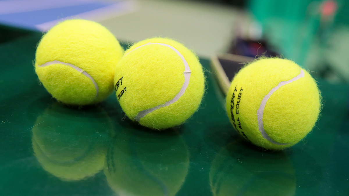 Немецкий теннисист сходил в душ между сетами и был дисквалифицирован