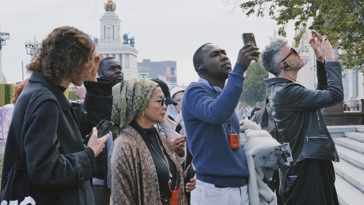 Делегаты BRICS+ Fashion Summit посетили центр «Космонавтика и авиация» на ВДНХ