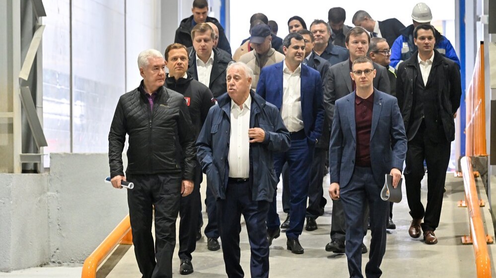 Мэр Москвы Сергей Собянин в День московской промышленности посетил новый завод по производству крупногабаритных жилых модулей