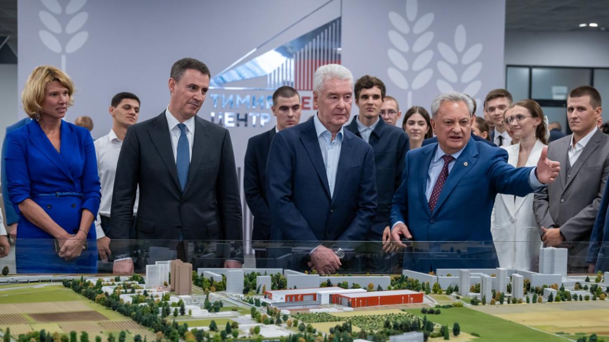 Собянин и Патрушев открыли новый выставочный комплекс «Тимирязев центр»
