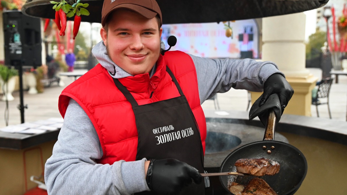 Для гостей фестиваля «Золотая осень» подготовили масштабную гастропрограмму  