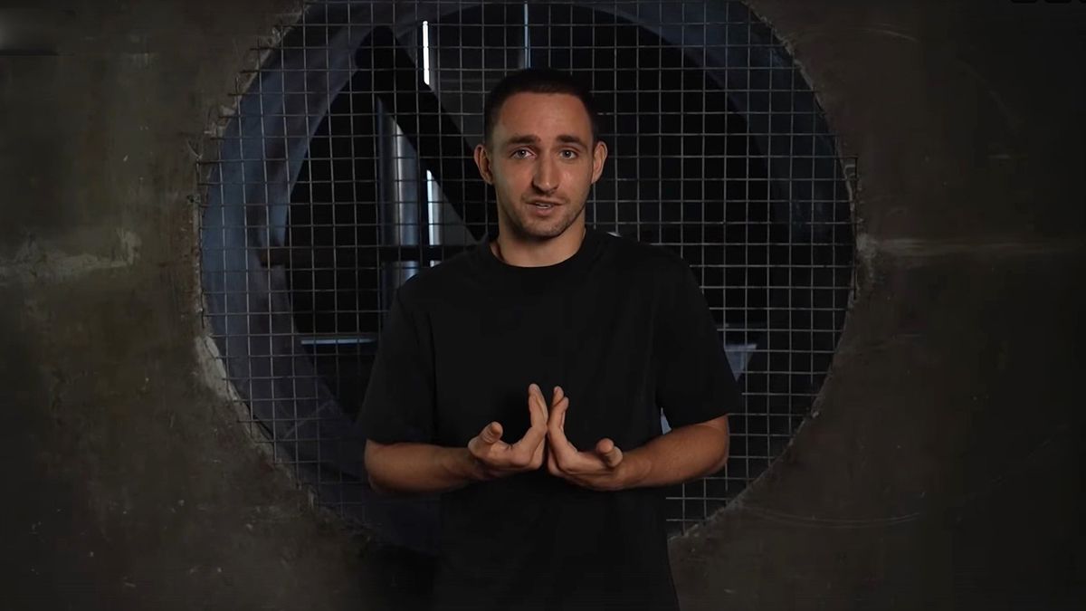 Блогер Литвин улетел в Дубай после сообщений об аннулировании военного билета