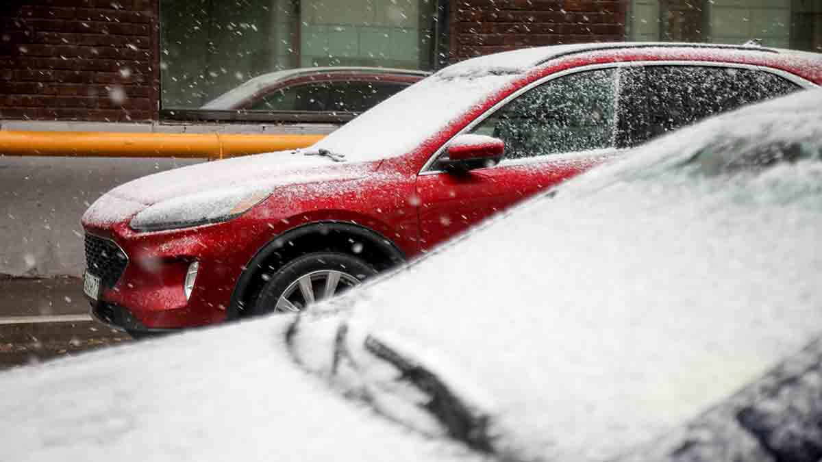 Столичных водителей призвали не выезжать на летней резине 12 мая из-за заморозков
