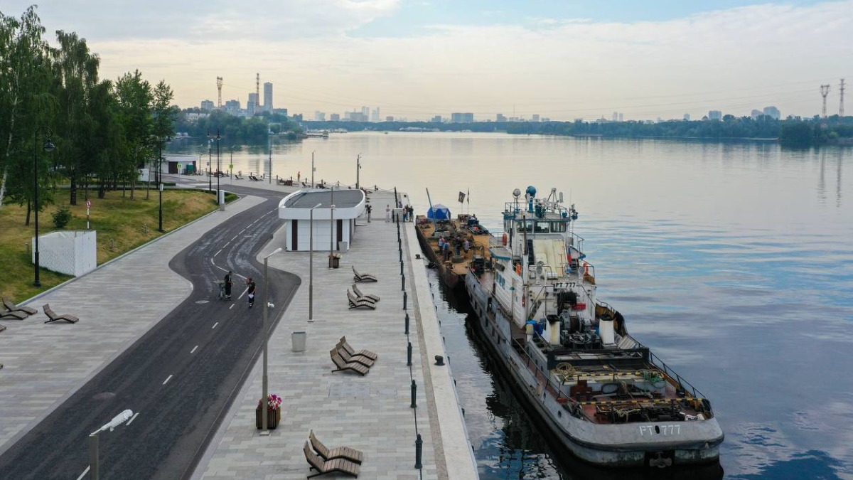 В Москве очистили акватории 15 пассажирских причалов