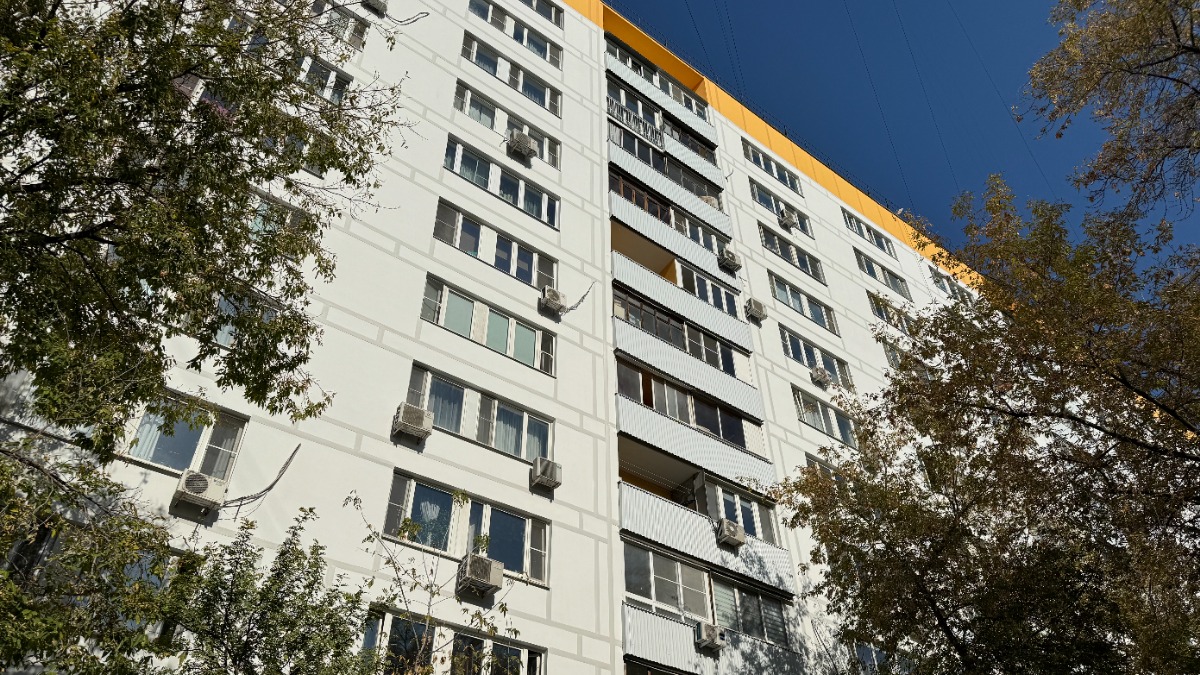 В районе Таганский завершается капитальный ремонт фасада дома 1972 года постройки