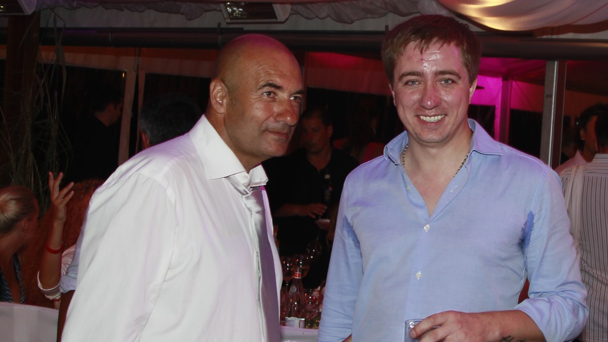 А мне папа подарил часы за сто миллионов: сколько тратят звездные отцы на своих детей