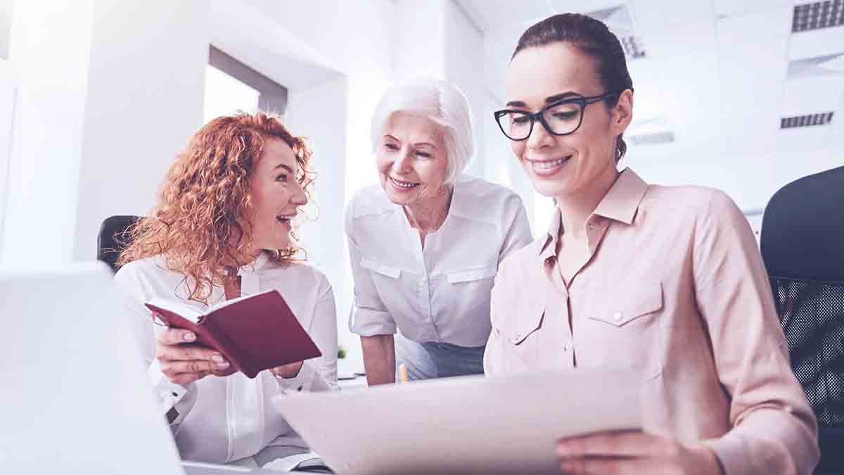 Бумеры, миллениалы, зумеры: как работать с людьми разных поколений