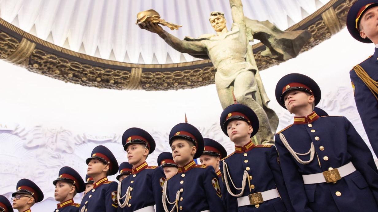 Более 70 воспитанников училища Росгвардии дали клятву кадета в Музее Победы 