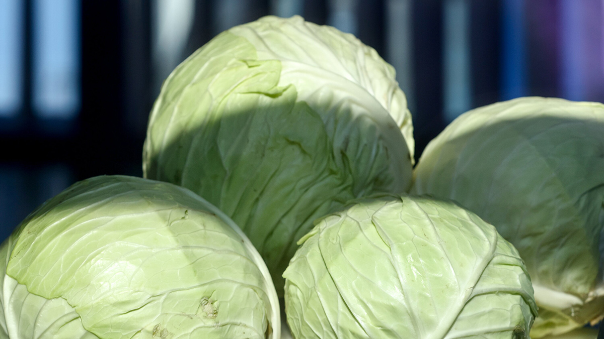 Цены на лук и капусту в России резко выросли из-за неурожая