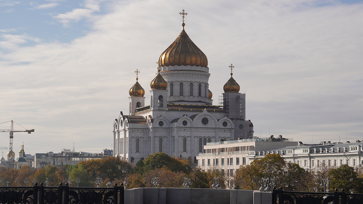Студенток, станцевавших тверк напротив храма Христа Спасителя, отчислили из вуза