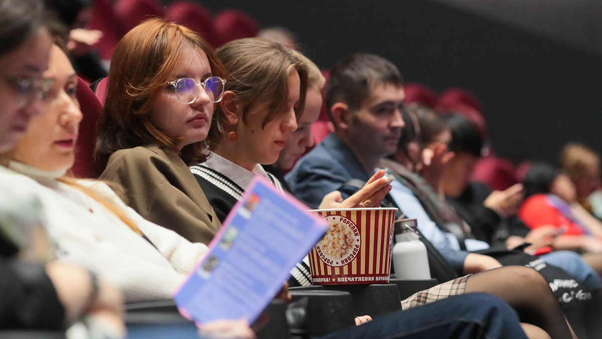 В Госдуме предложили скидки семейным парам на «места для поцелуев» в кинотеатрах