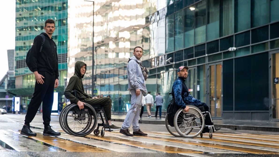 В ОЭЗ «Технополис Москва» выпускают адаптивную одежду для ветеранов СВО