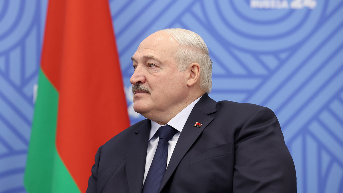 Лукашенко заявил, что генералы ВСУ хотели связаться с Путиным и остановить бои