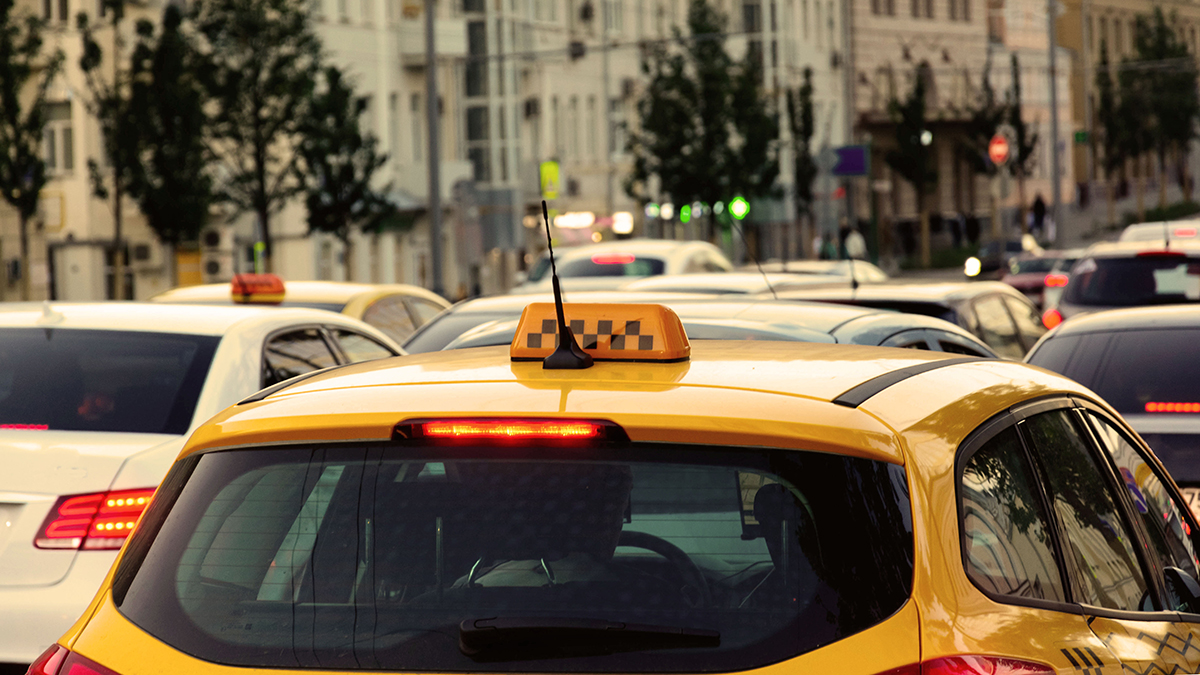 Локализация такси в России: к чему приведет новый закон