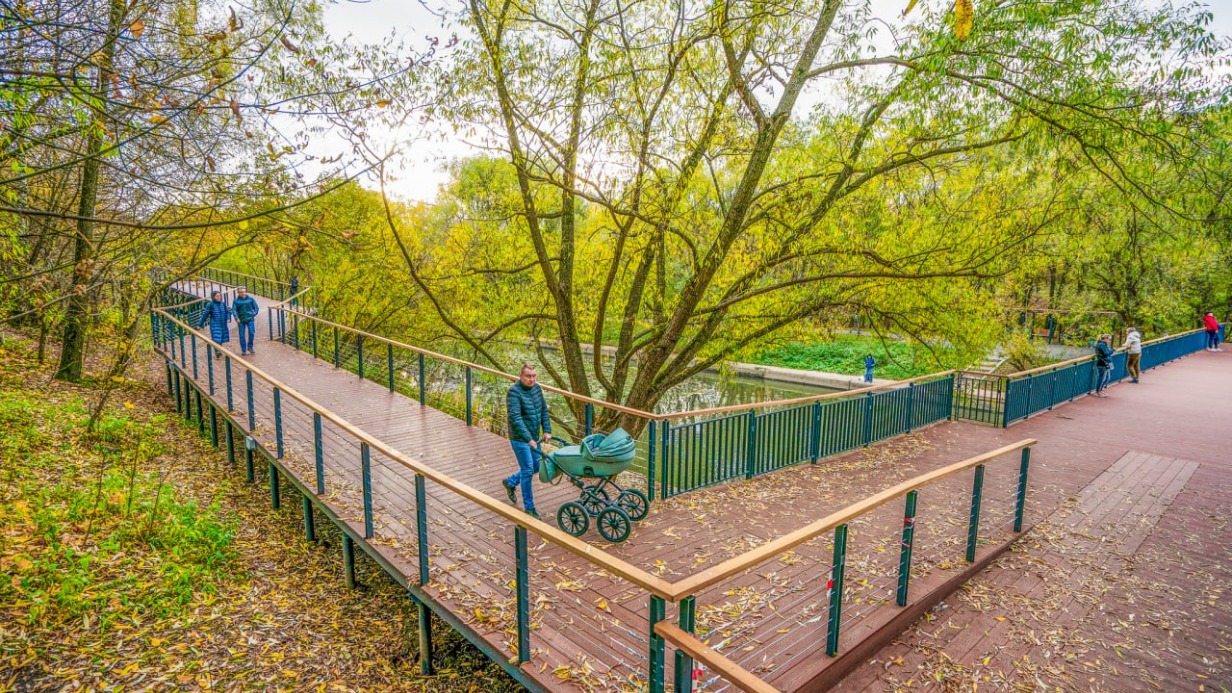 Собянин открыл обновленные участки парка «Яуза»