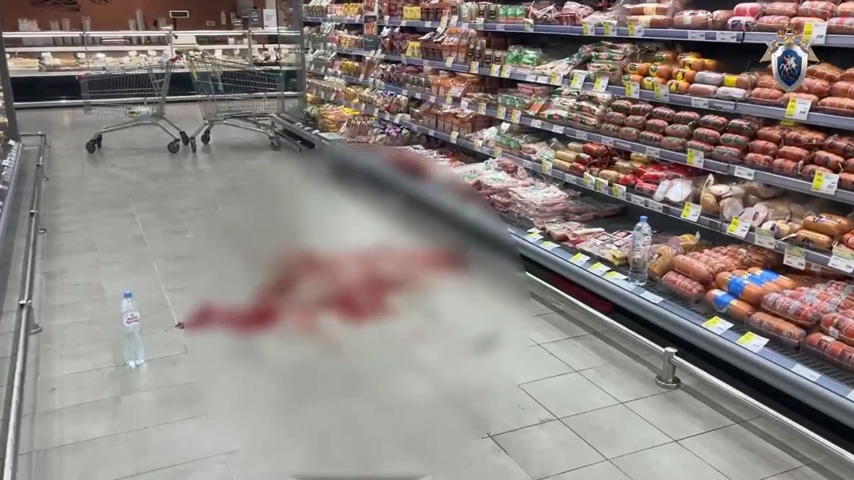 В Петербурге мужчина напал на людей в супермаркете «Окей»: главное о произошедшем