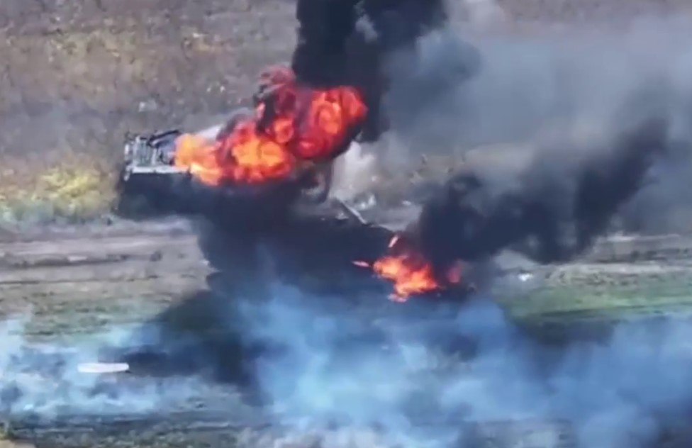 ВС РФ уничтожили танк при попытке прорыва в приграничье Курской области (видео)