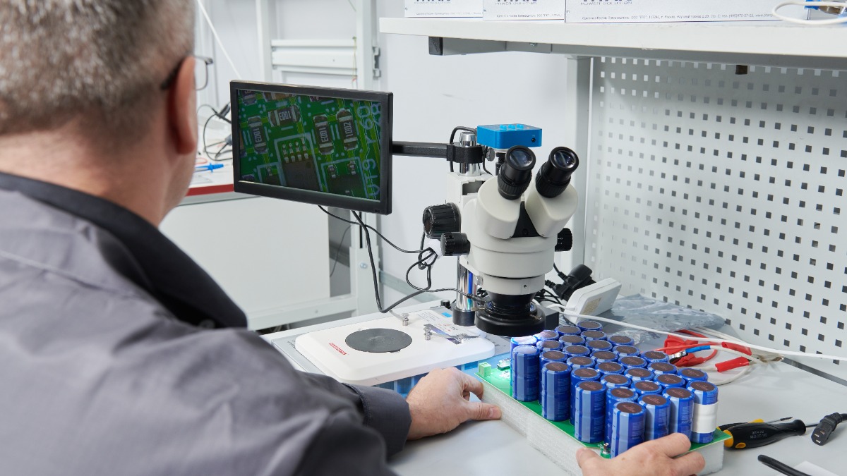 Ликсутов сообщил об увеличении в Москве производства электротехнической продукции