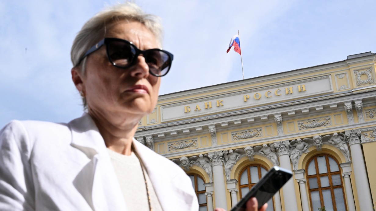 Большинство россиян хранят сбережения в рублях, поэтому от повышения ключевой ставки они выиграют