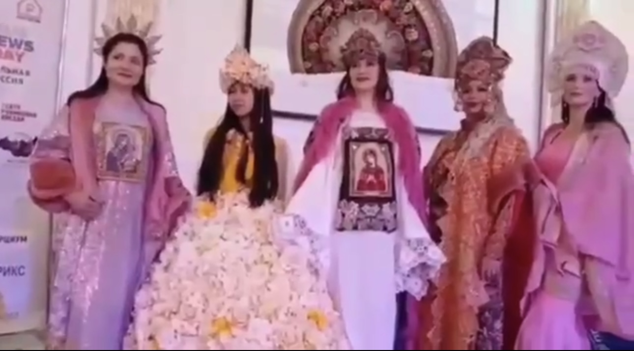 СК попросили проверить платья с изображением Богородицы на саммите БРИКС