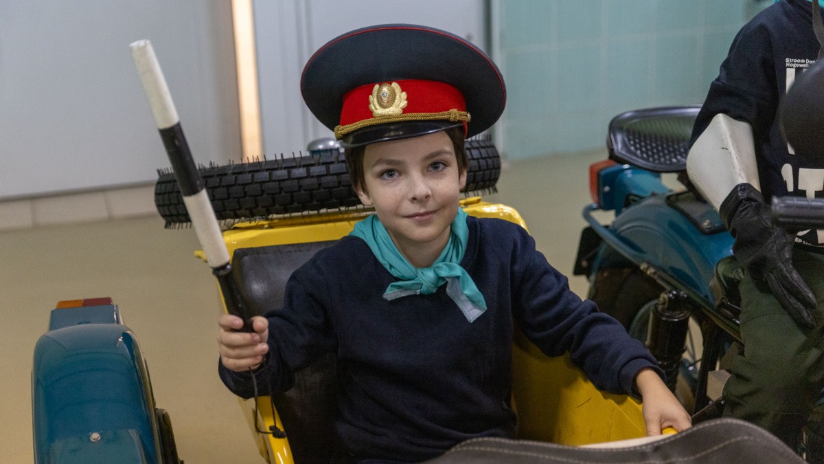 Участники каникулярной программы Музея Победы узнали о работе госавтоинспекторов