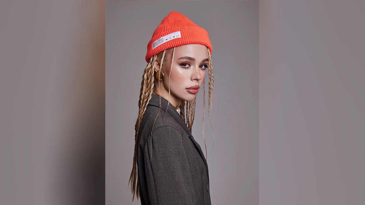 Инстасамка обвинила стилиста Овечкина в присвоении трех миллионов рублей