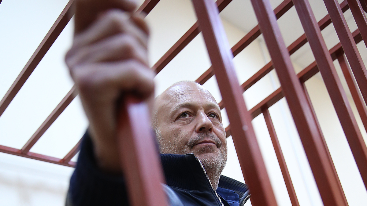 Суд арестовал «водочного короля» Сабадаша: история 10 лет перебежек из СИЗО в колонию