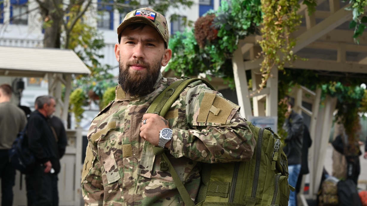 Василий Дузенко отправился служить в инженерные воска