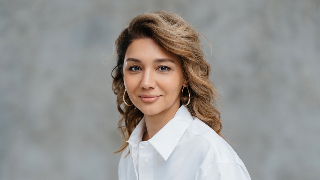 Руководитель Агенства креативных индустрий Гюльнара Агамова в рабочем кабинете в офисе на Большой Никитской улице