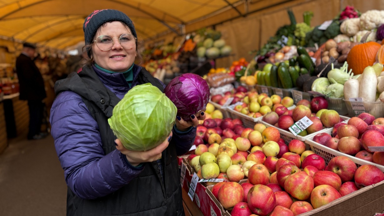 Фермер Ольга Русинова привезла урожай на ярмарку