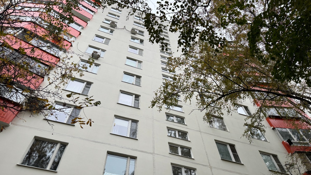 В районе Теплый стан подходит к концу капитальный ремонт дома 1974 года постройки