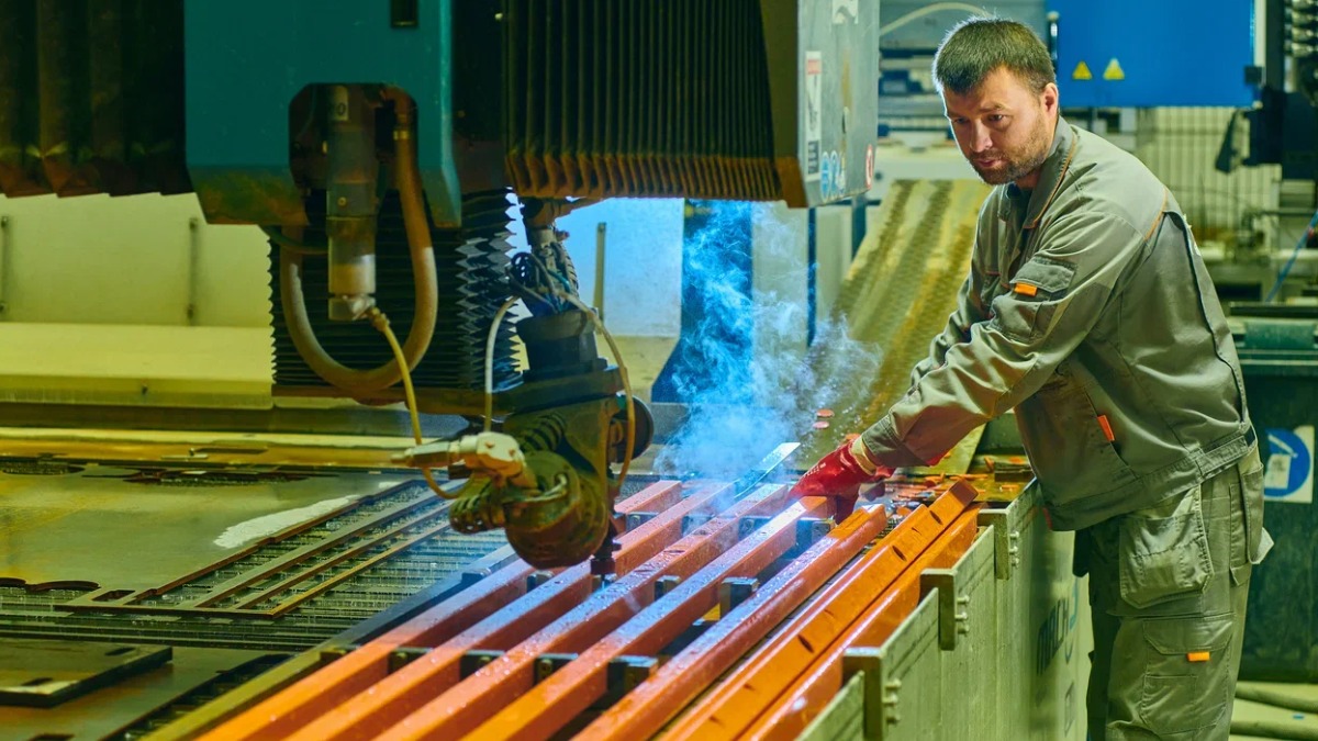 Резидент столичной ОЭЗ поставляет инновационные изделия для транспортной инфраструктуры