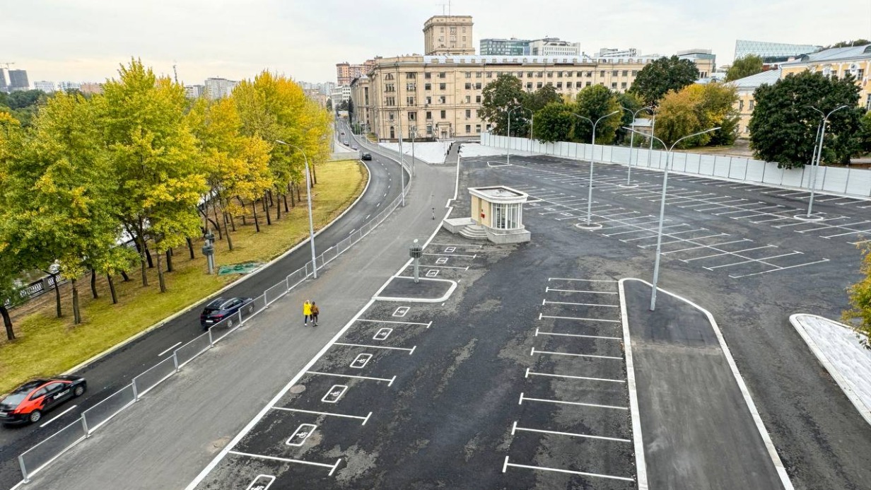 Пешеходные маршруты появились на Лефортовской набережной в результате благоустройства