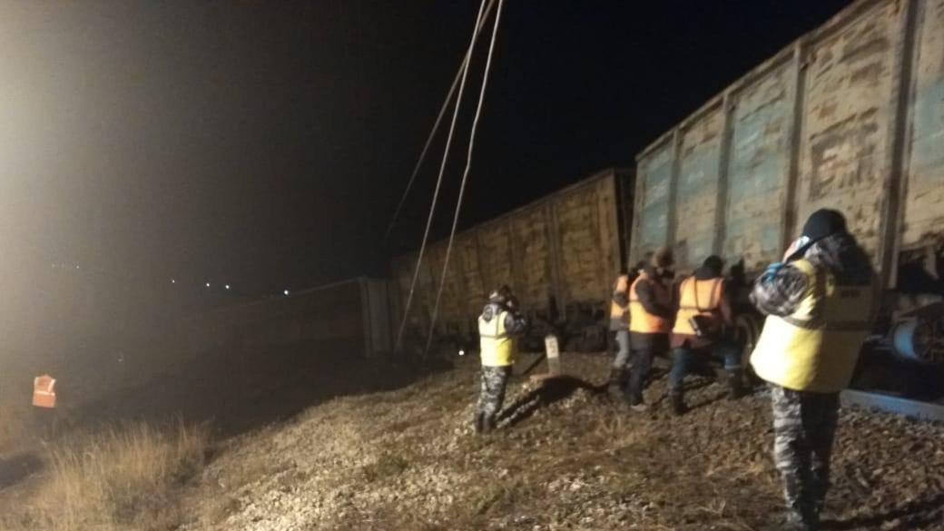 Более 20 вагонов с углем сошли с рельсов в Башкортостане