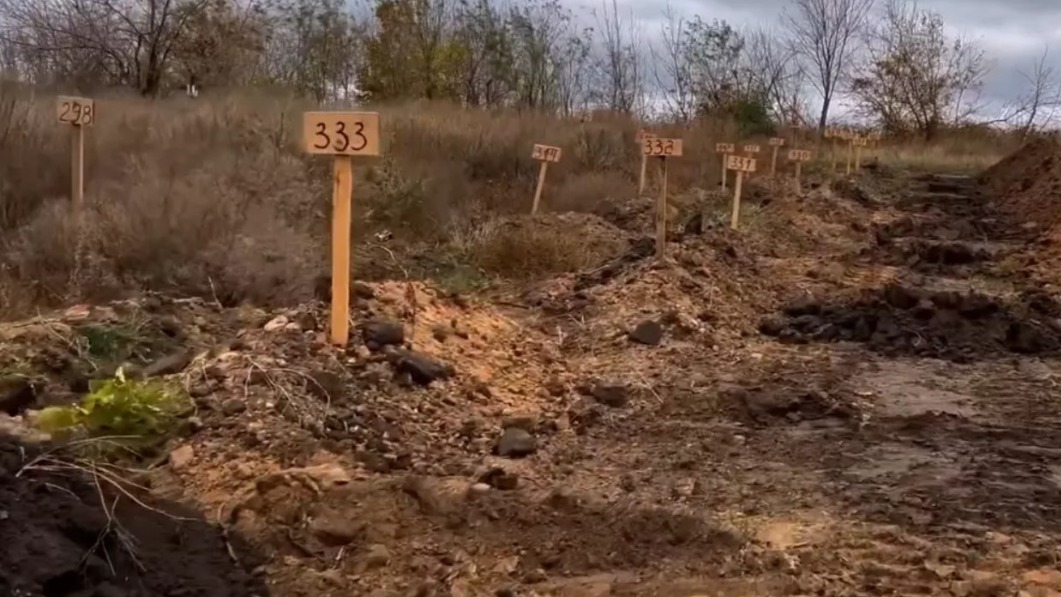 Украинский фотограф показал кладбище, появившееся за год под Краматорском