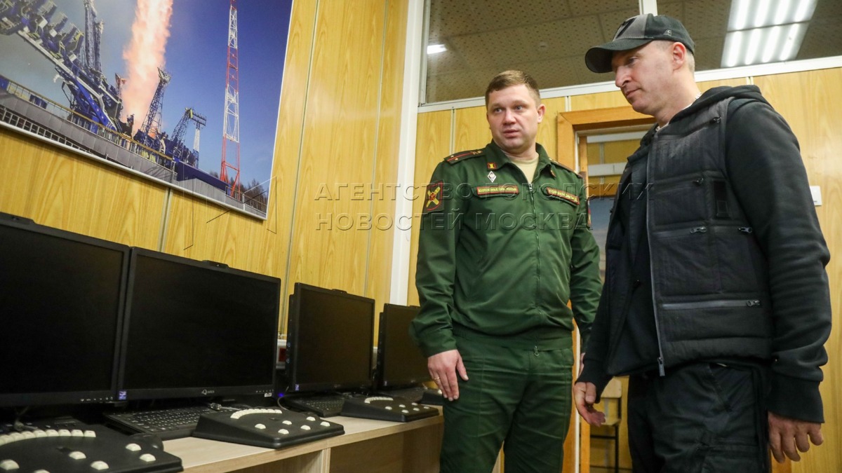 Оскар Кучера посетил Единый пункт отбора на военную службу в Москве