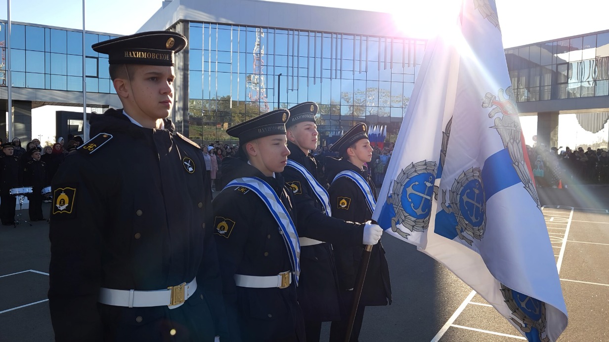 Первые курсанты филиала Нахимовского военно-морского училища в Мариуполе приносят присягу