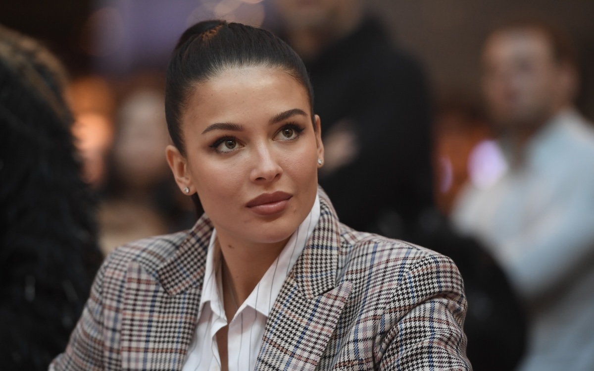 Модель задержали во Внукове за контрабанду: чего нельзя провозить через границу