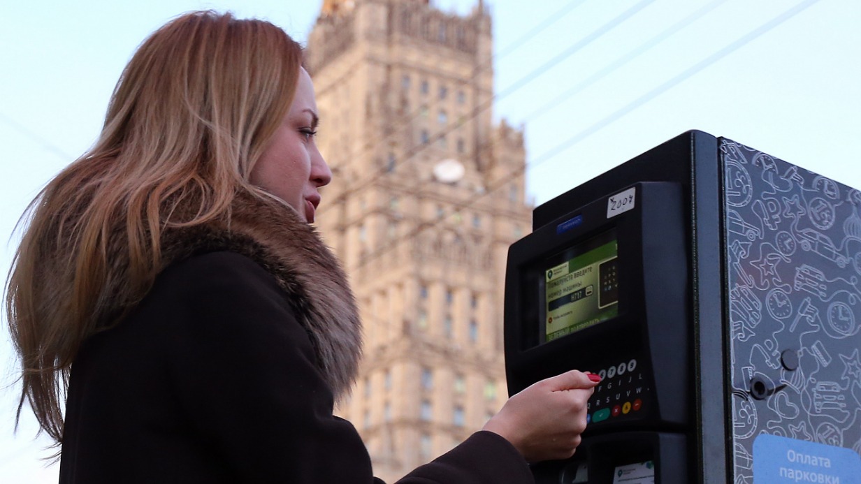 Стоимость парковки при динамическом тарифе зависит от загруженности улицы. При минимальной занятости денег с карты автомобилиста могут и не списать