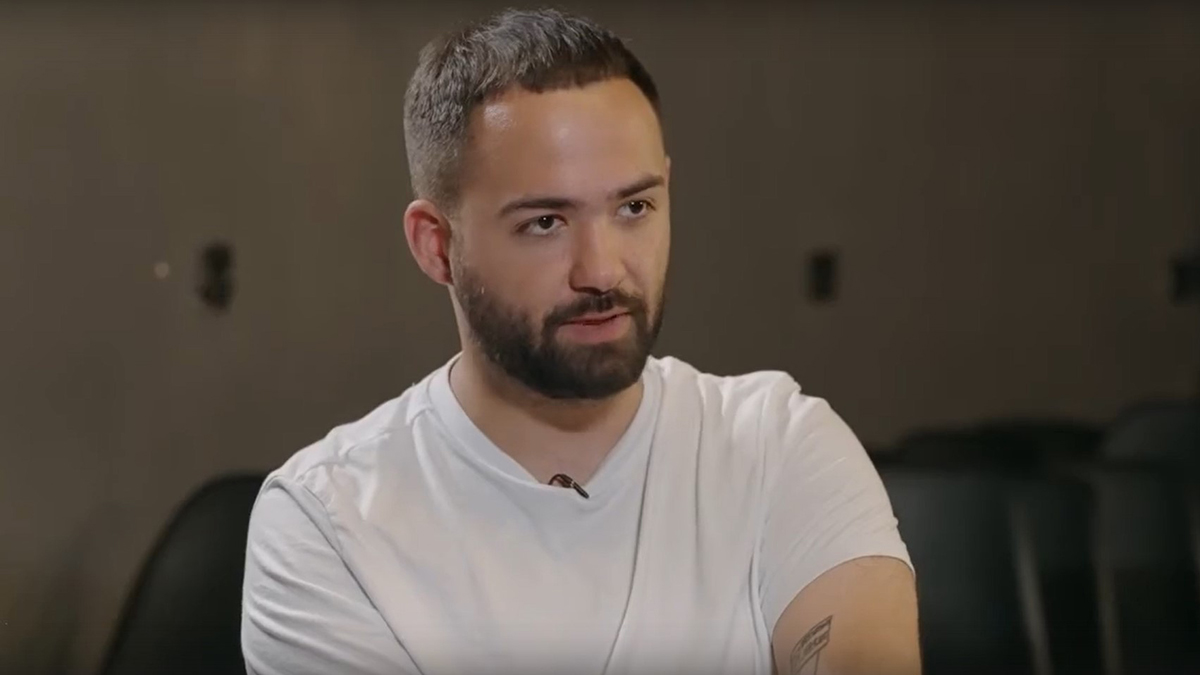 Уехавшего из России комика Оганисяна допросили в аэропорту Израиля