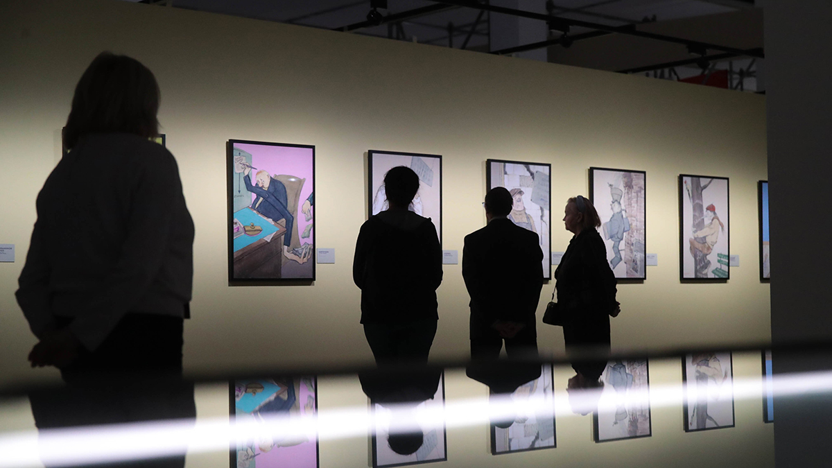 Полицейские задержали мужчину, укравшего картину с выставки в Москве