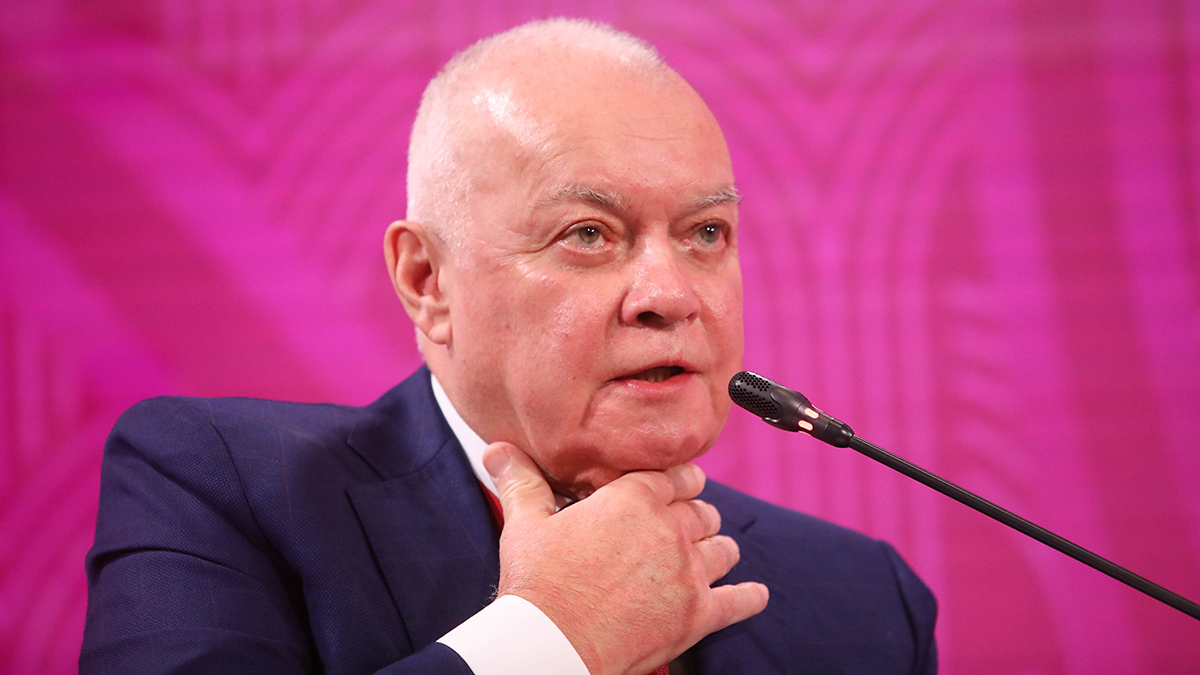 «Пустые как барабан»: Киселев ответил на обвинения в адрес «Sputnik Азербайджан»